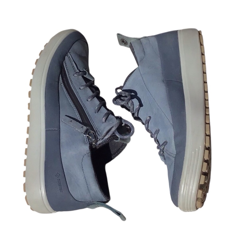 Ecco Soft 7 Tred Gore-Tex Waterproof Shoe